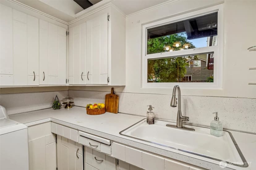 Property photo for 1208 Ne Northgate Way, Seattle photo 13