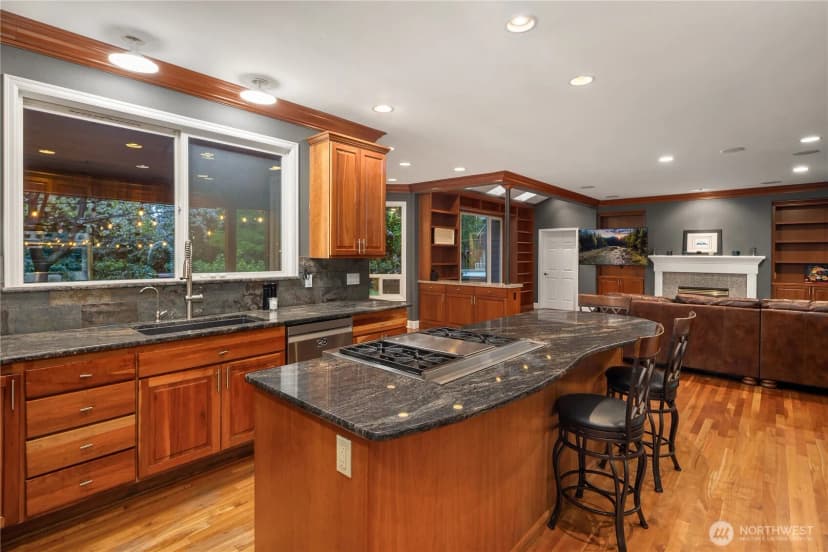 Property photo for 10444 Se 22nd Street, Bellevue photo 6
