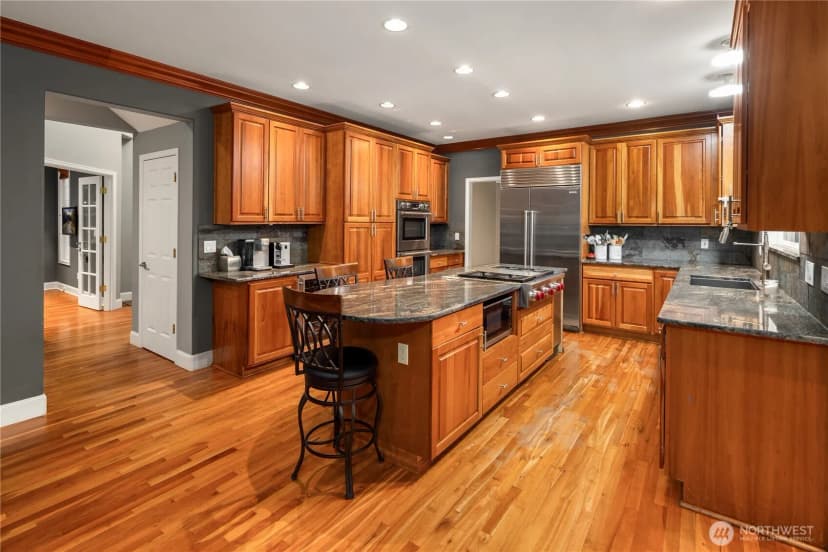 Property photo for 10444 Se 22nd Street, Bellevue photo 4