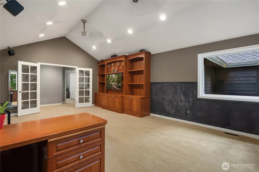 Property photo for 10444 Se 22nd Street, Bellevue photo 17
