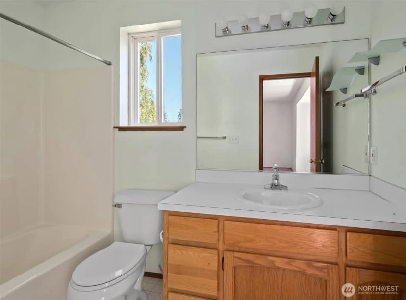 Property photo for 2090 Sw Putnam Drive, Oak Harbor photo 34