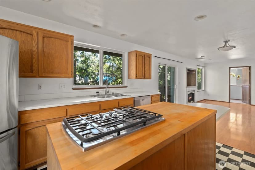 Property photo for 2090 Sw Putnam Drive, Oak Harbor photo 17