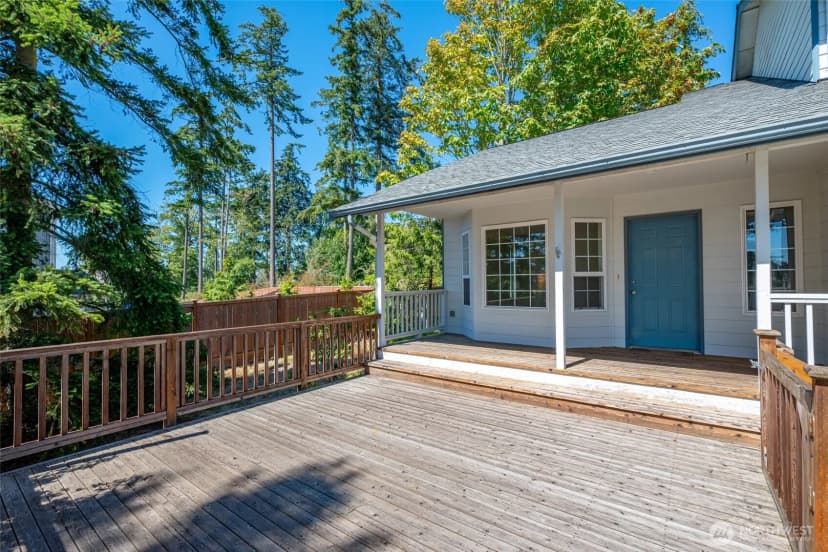 Property photo for 2090 Sw Putnam Drive, Oak Harbor photo 6