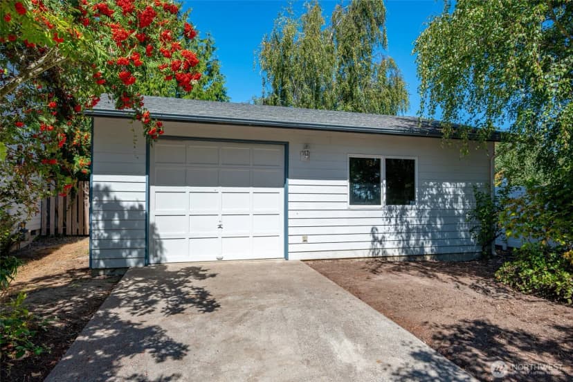 Property photo for 2090 Sw Putnam Drive, Oak Harbor photo 36