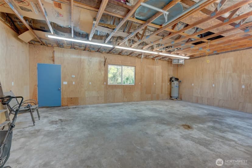 Property photo for 2090 Sw Putnam Drive, Oak Harbor photo 38