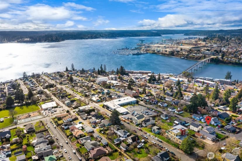 Property photo for 2401 E 16th Street, Bremerton photo 29