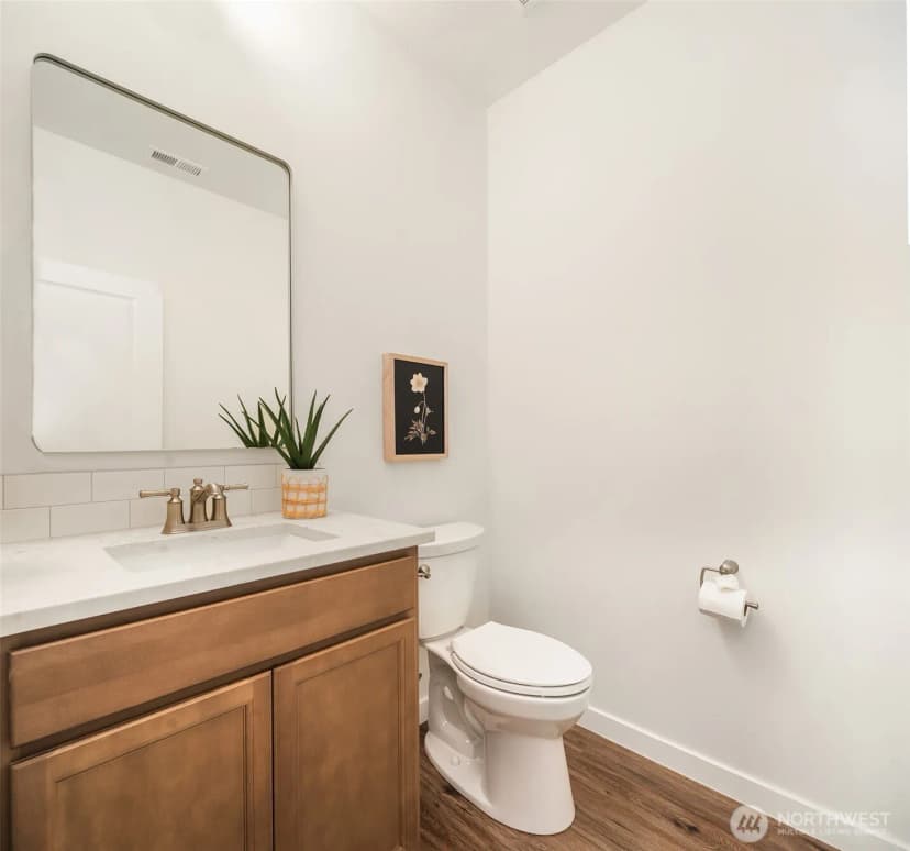 Property photo for 2401 E 16th Street, Bremerton photo 11