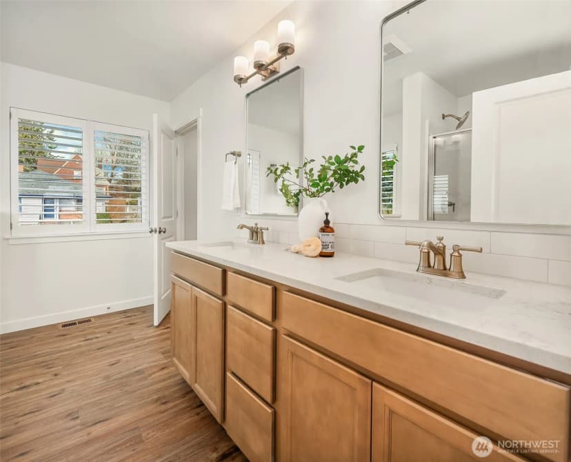 Property photo for 2401 E 16th Street, Bremerton photo 19