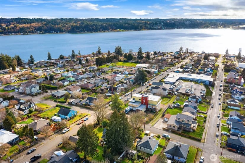 Property photo for 2401 E 16th Street, Bremerton photo 30