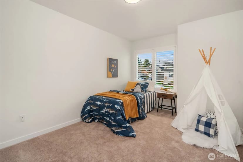 Property photo for 2401 E 16th Street, Bremerton photo 17