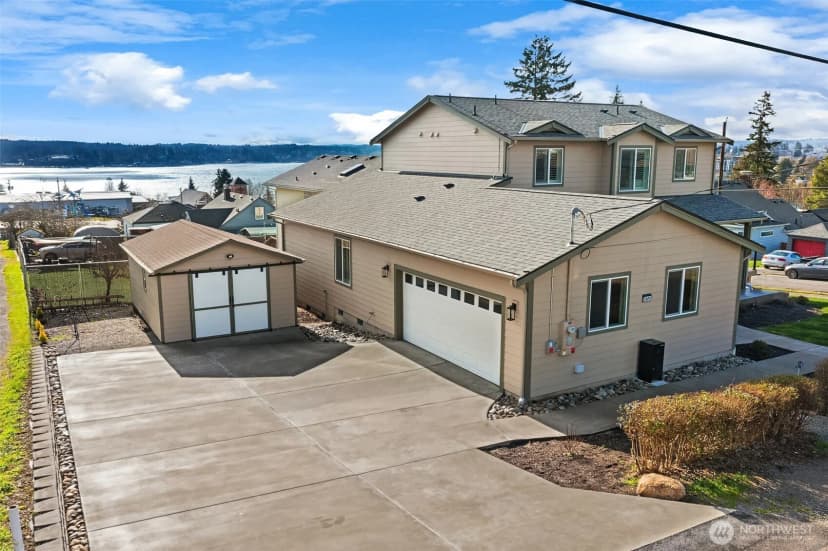 Property photo for 2401 E 16th Street, Bremerton photo 25