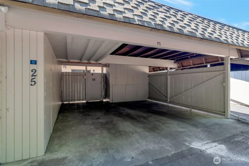 Property photo for 17050 Northup Way #25, Bellevue photo 27