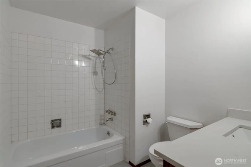 Property photo for 17050 Northup Way #25, Bellevue photo 23