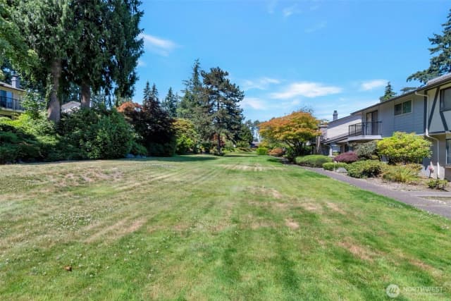 Property photo for 17050 Northup Way #25, Bellevue photo 2