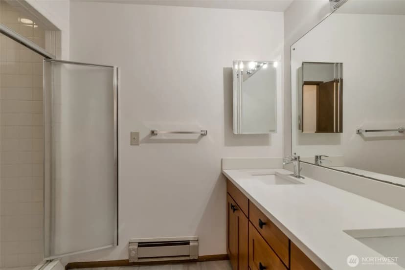 Property photo for 17050 Northup Way #25, Bellevue photo 17