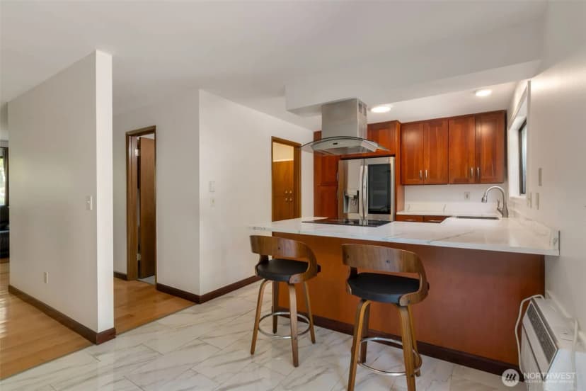 Property photo for 17050 Northup Way #25, Bellevue photo 7