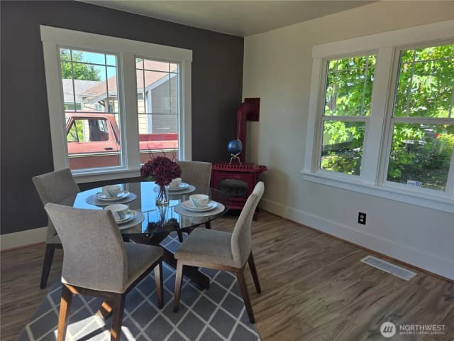 Property photo for 8902 Forest Road Sw, Lakewood photo 4