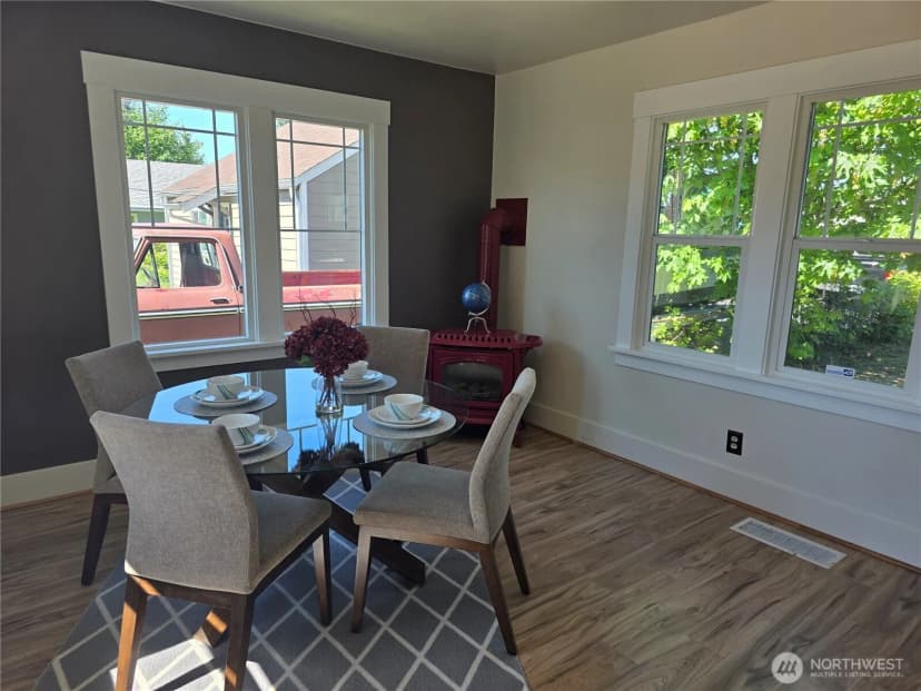 Property photo for 8902 Forest Road Sw, Lakewood photo 4