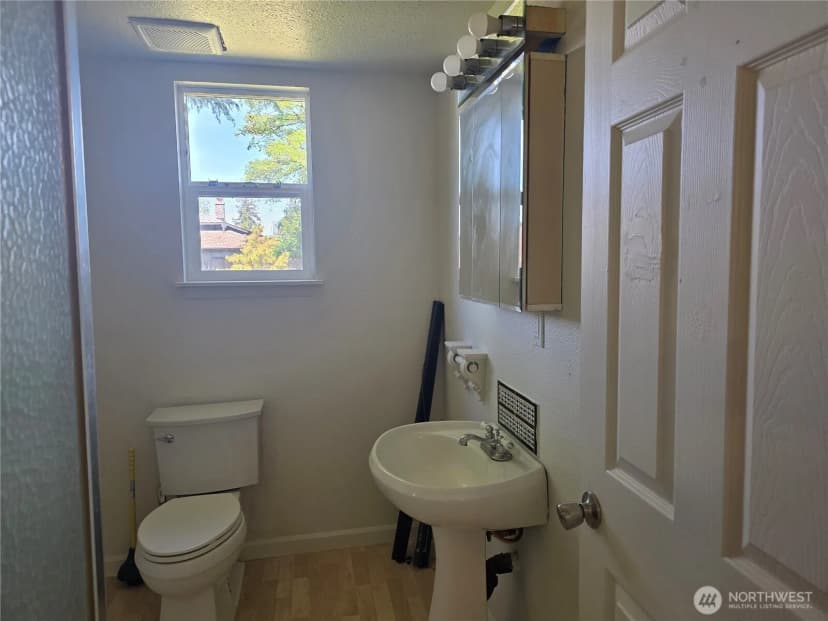 Property photo for 8902 Forest Road Sw, Lakewood photo 24