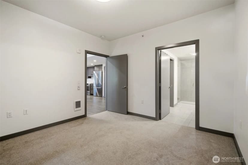 Property photo for 11903 Ne 128th Street #p05, Kirkland photo 21