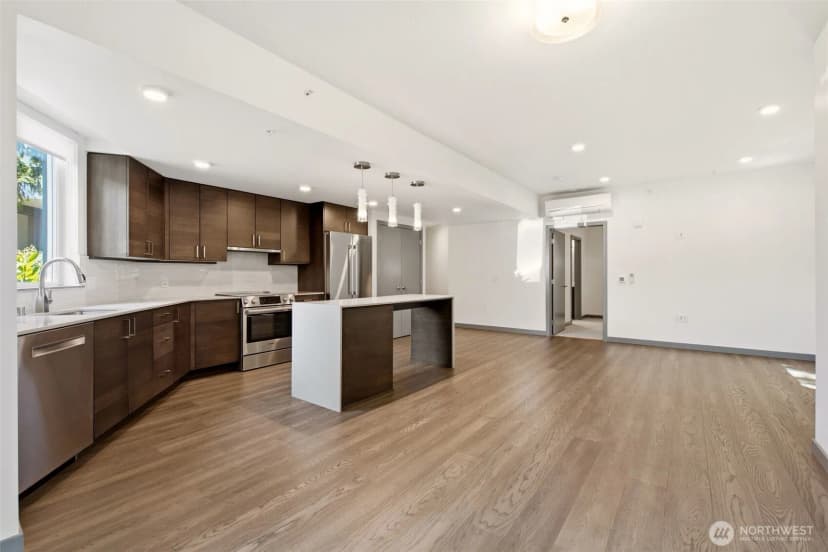 Property photo for 11903 Ne 128th Street #p05, Kirkland photo 17