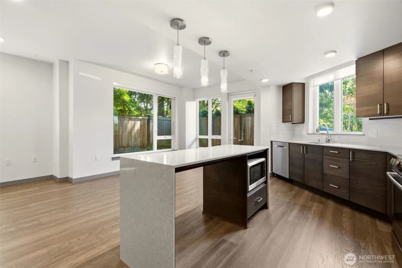 Property photo for 11903 Ne 128th Street #p05, Kirkland photo 8
