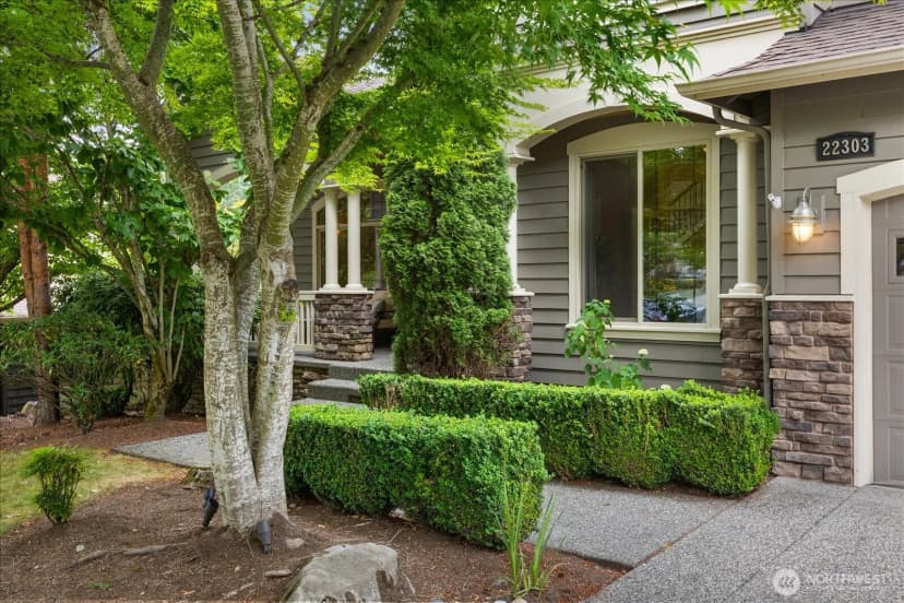 Property photo for 22303 1st Drive Se, Bothell photo 2