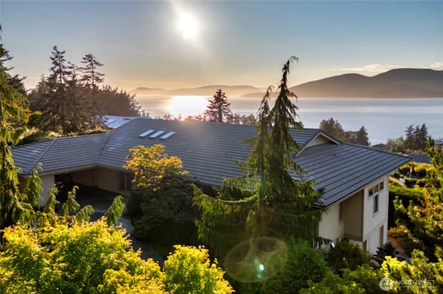 Property photo for 1608 Georgia Place, Anacortes