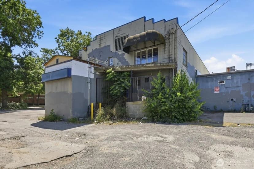 Property photo for 10310 Aurora Avenue N, Seattle photo 22
