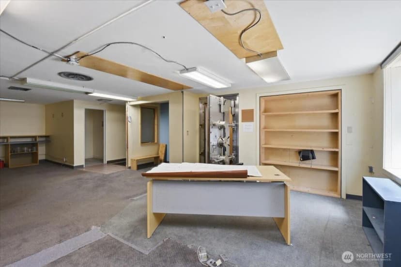 Property photo for 10310 Aurora Avenue N, Seattle photo 15