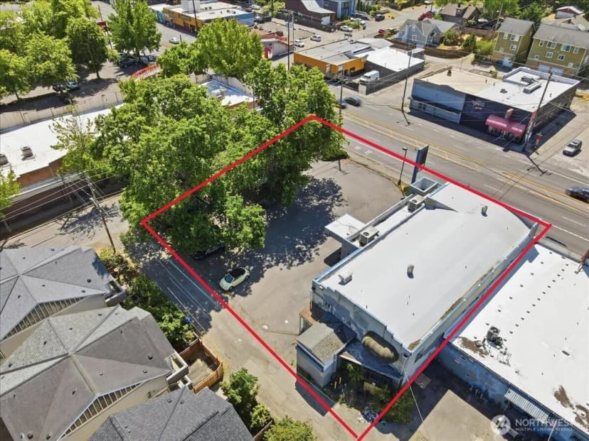 Property photo for 10310 Aurora Avenue N, Seattle photo 27