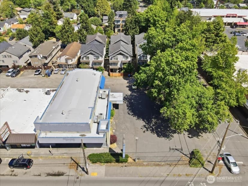 Property photo for 10310 Aurora Avenue N, Seattle photo 29