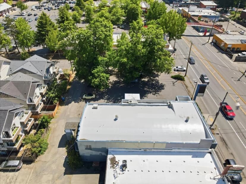 Property photo for 10310 Aurora Avenue N, Seattle photo 30