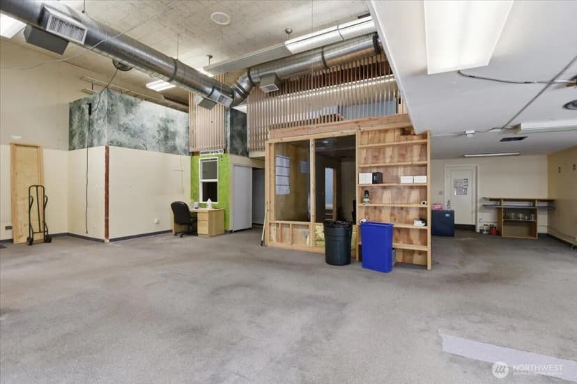 Property photo for 10310 Aurora Avenue N, Seattle photo 14