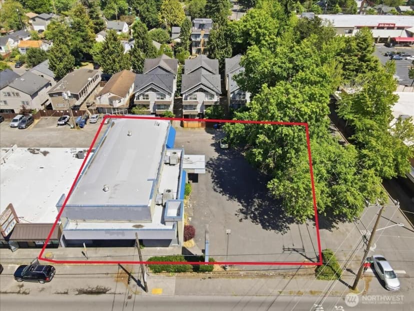 Property photo for 10310 Aurora Avenue N, Seattle photo 25