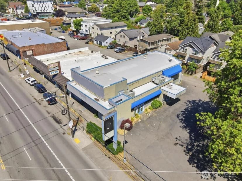 Property photo for 10310 Aurora Avenue N, Seattle photo 28