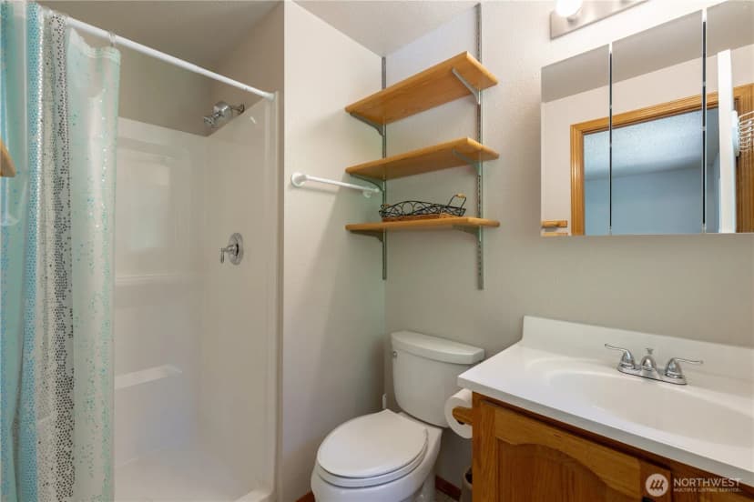 Property photo for 1127 204th Place Se, Bothell photo 17