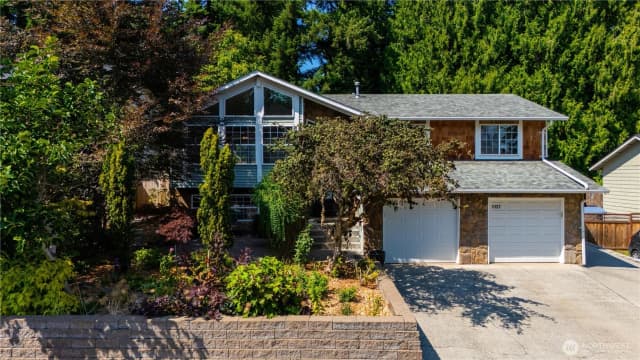 Property photo for 1127 204th Place Se, Bothell