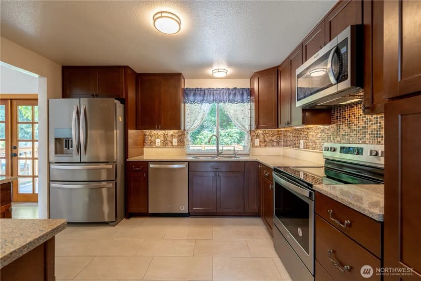 Property photo for 1127 204th Place Se, Bothell photo 14