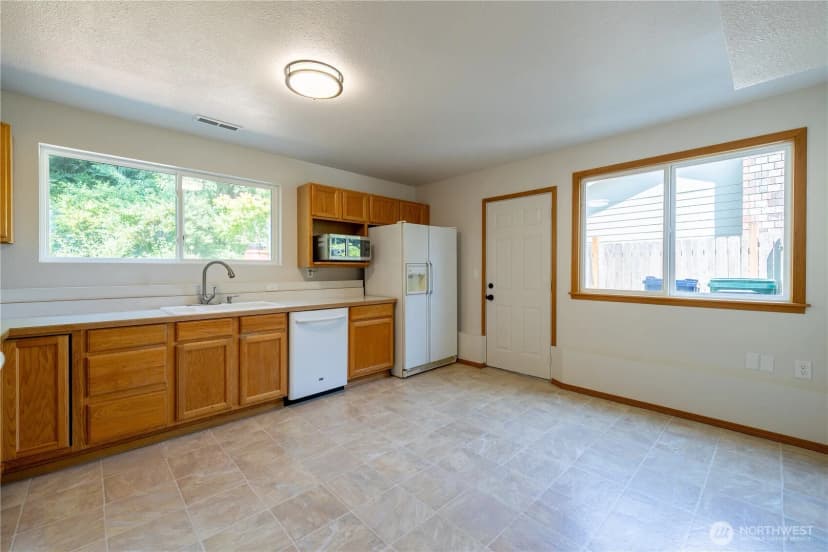 Property photo for 1127 204th Place Se, Bothell photo 26