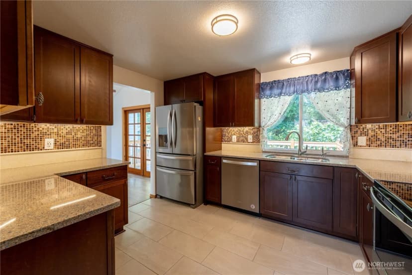 Property photo for 1127 204th Place Se, Bothell photo 11