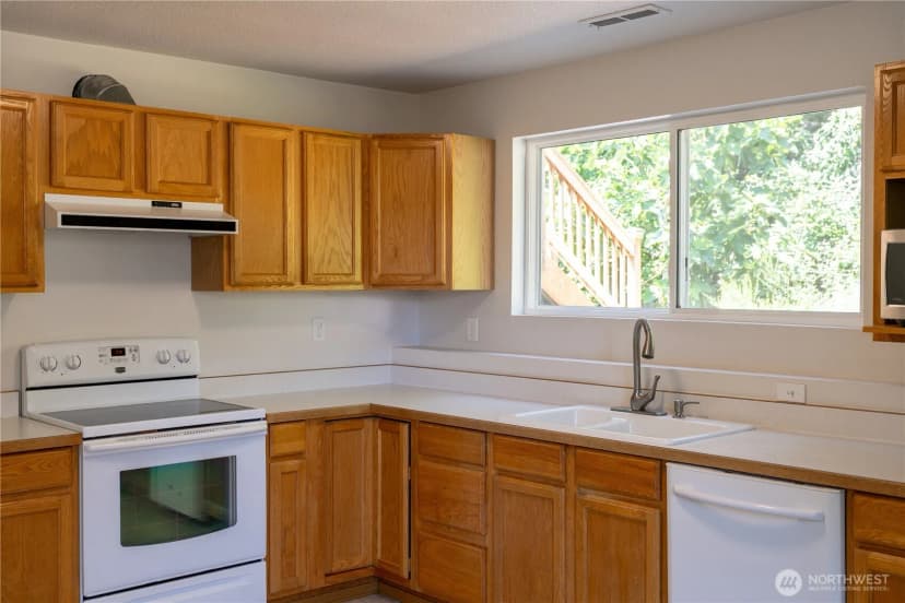 Property photo for 1127 204th Place Se, Bothell photo 25