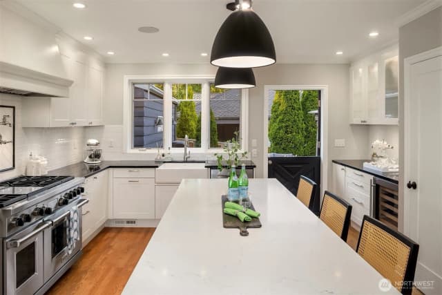 Property photo for 4720 Ne 47th Street, Seattle photo 5