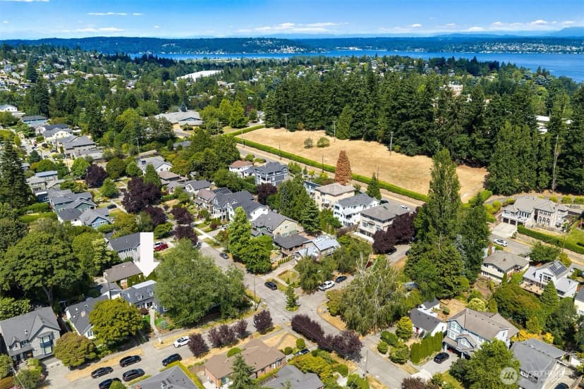 Property photo for 4720 Ne 47th Street, Seattle photo 39