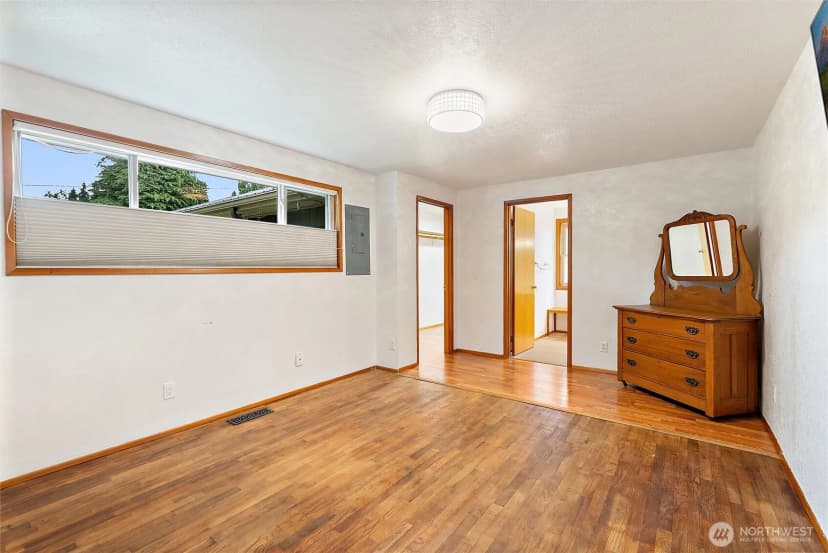 Property photo for 1121 Shelton Avenue Se, Renton photo 17