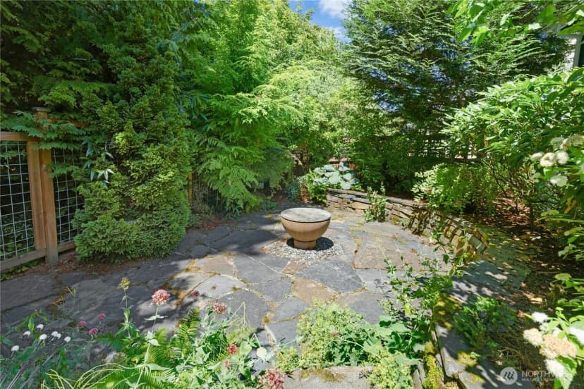Property photo for 2585 20th Avenue Ne, Issaquah photo 36