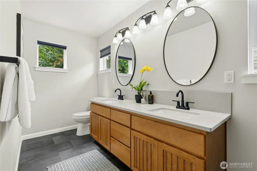 Property photo for 2585 20th Avenue Ne, Issaquah photo 33