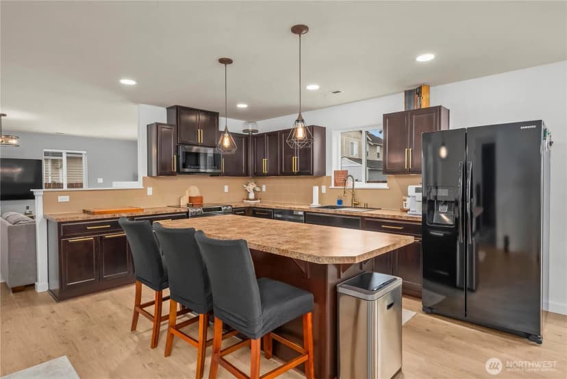 Property photo for 1313 Daffodil Avenue Ne, Orting photo 6