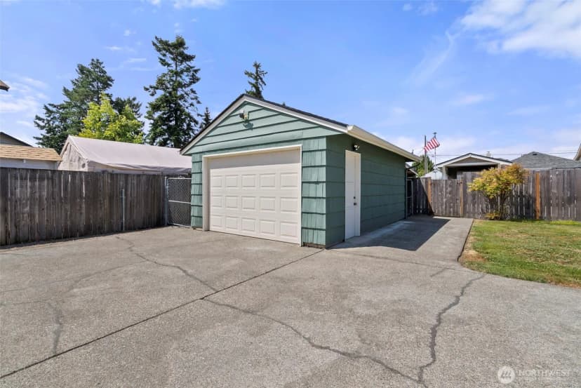 Property photo for 919 6th Avenue Sw, Puyallup photo 19