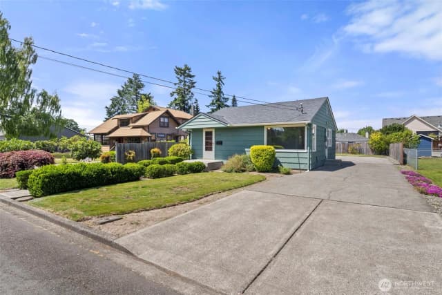 Property photo for 919 6th Avenue Sw, Puyallup photo 4